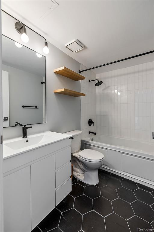 250 E Harbortown, Detroit, MI 48207 — Photo 18