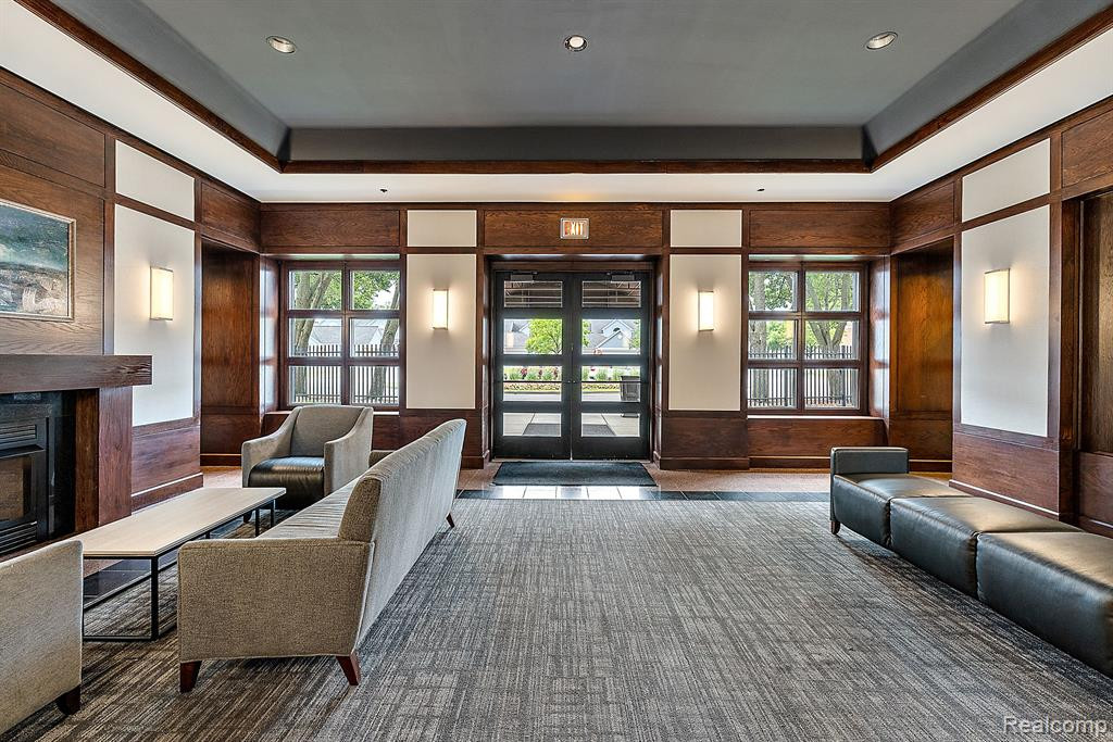 250 E Harbortown, Detroit, MI 48207 — Photo 21