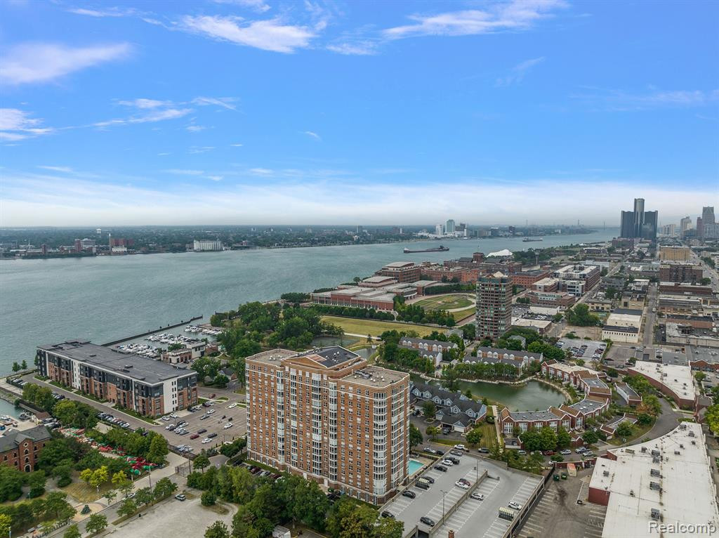 250 E Harbortown, Detroit, MI 48207 — Photo 23