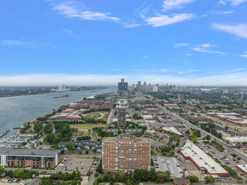 250 E Harbortown, Detroit, MI 48207 — Photo 24