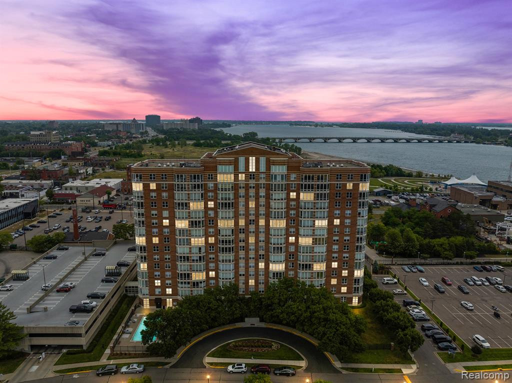250 E Harbortown, Detroit, MI 48207 — Photo 27