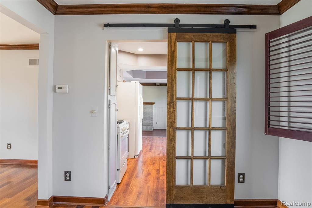 44364 HIGHGATE Drive, Clinton Twp, MI 48038 — Photo 8