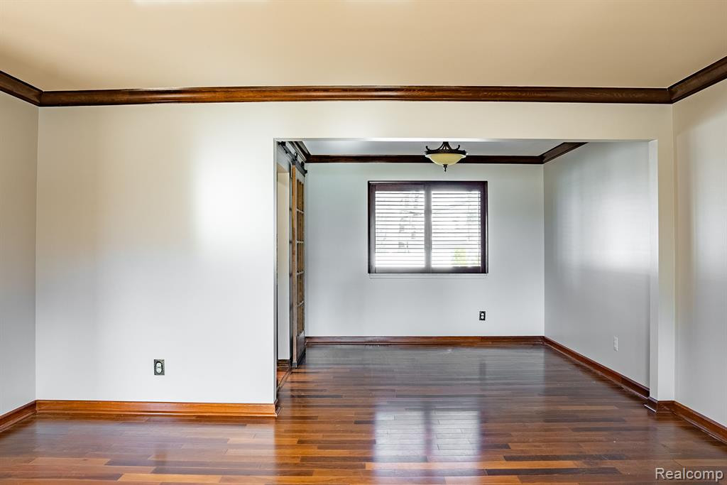 44364 HIGHGATE Drive, Clinton Twp, MI 48038 — Photo 10