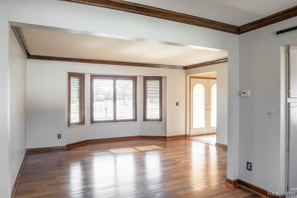 44364 HIGHGATE Drive, Clinton Twp, MI 48038 — Photo 11