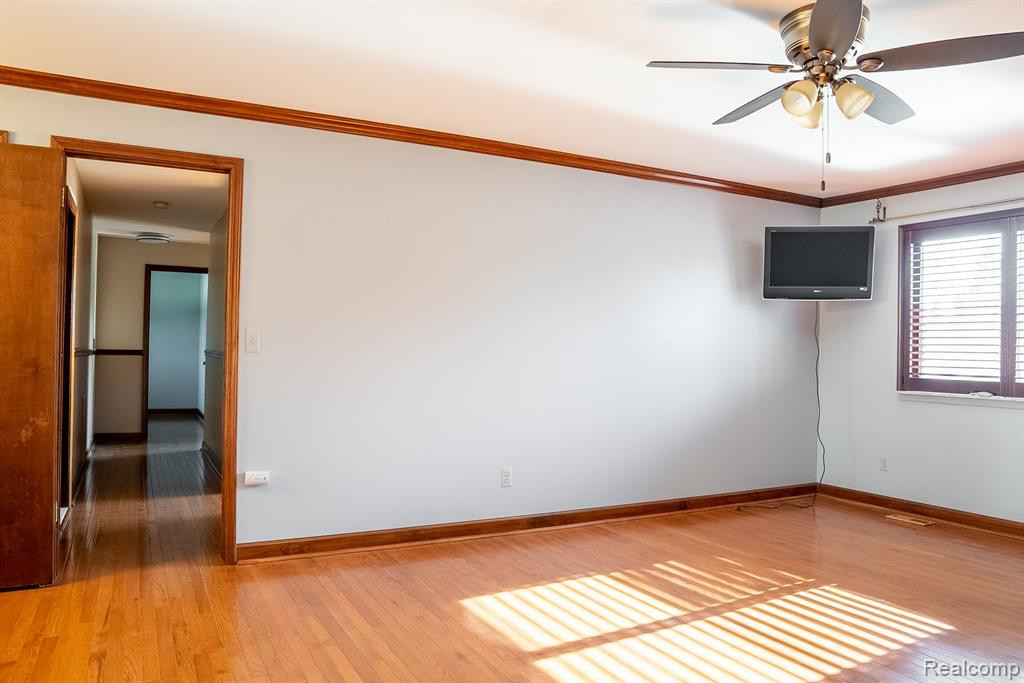 44364 HIGHGATE Drive, Clinton Twp, MI 48038 — Photo 14