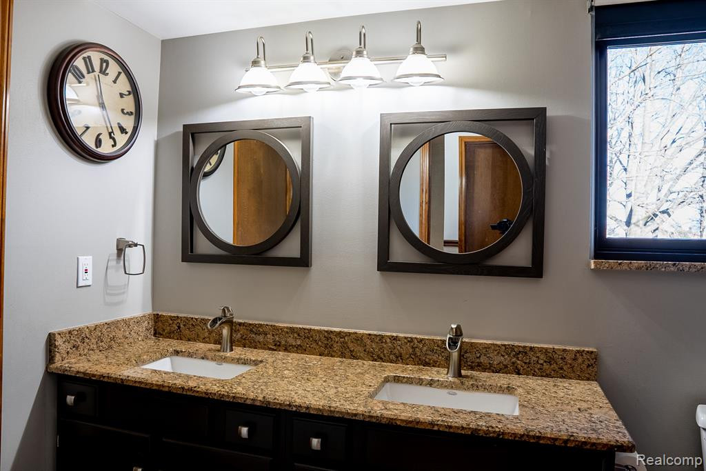 44364 HIGHGATE Drive, Clinton Twp, MI 48038 — Photo 19