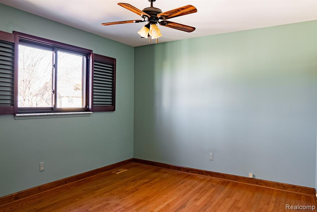 44364 HIGHGATE Drive, Clinton Twp, MI 48038 — Photo 24