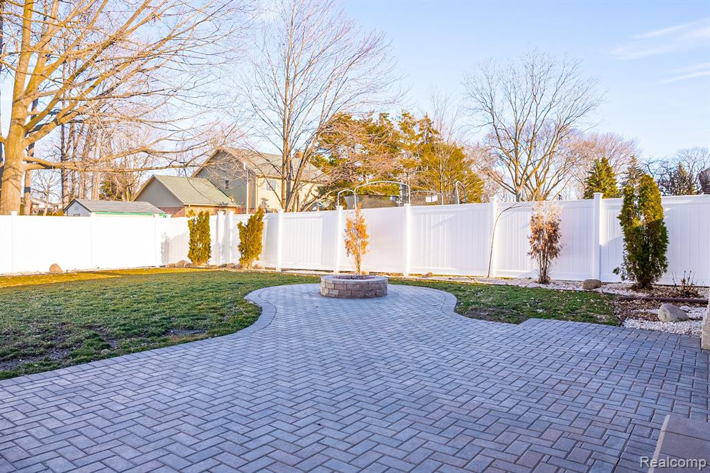 44364 HIGHGATE Drive, Clinton Twp, MI 48038 — Photo 26