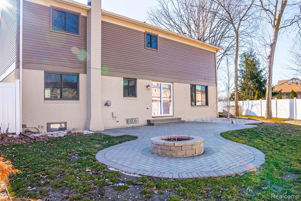 44364 HIGHGATE Drive, Clinton Twp, MI 48038 — Photo 27
