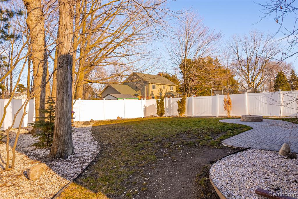 44364 HIGHGATE Drive, Clinton Twp, MI 48038 — Photo 29
