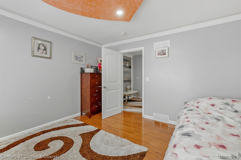 3046 LINDENWOOD Drive, Dearborn, MI 48120 — Photo 15