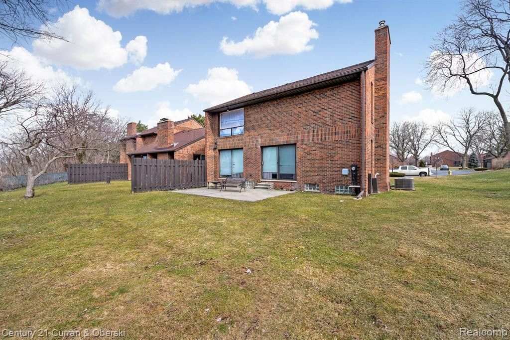3046 LINDENWOOD Drive, Dearborn, MI 48120 — Photo 20