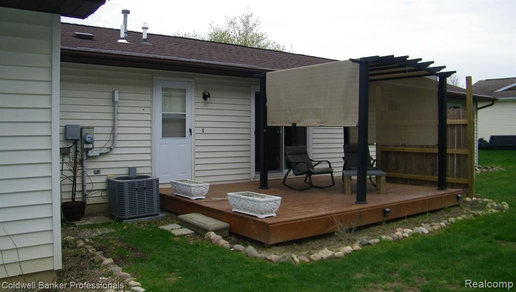 4345 COUNTRY Lane, North Branch, MI 48461 — Photo 2