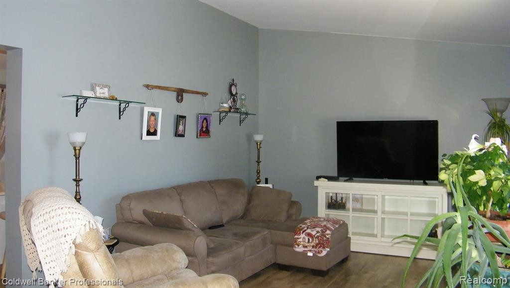 4345 COUNTRY Lane, North Branch, MI 48461 — Photo 10