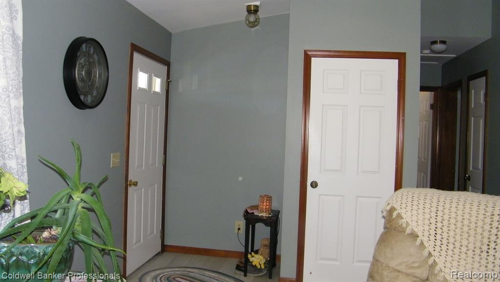 4345 COUNTRY Lane, North Branch, MI 48461 — Photo 11