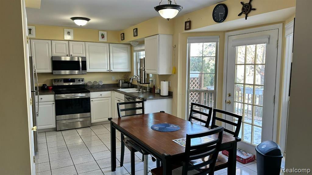 2217 LONE WOLF Lane, Canton, MI 48188 — Photo 4