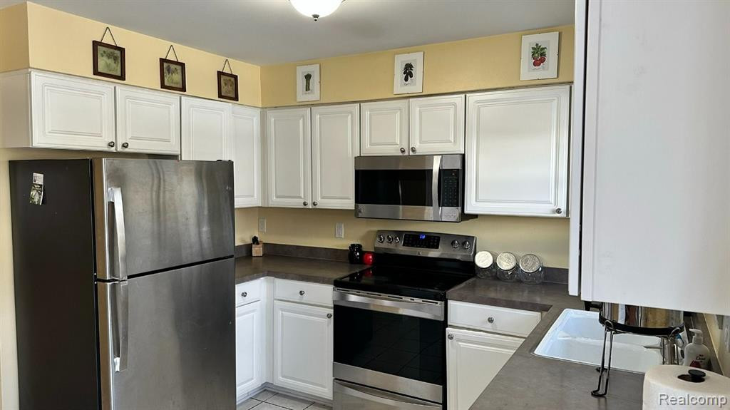 2217 LONE WOLF Lane, Canton, MI 48188 — Photo 6