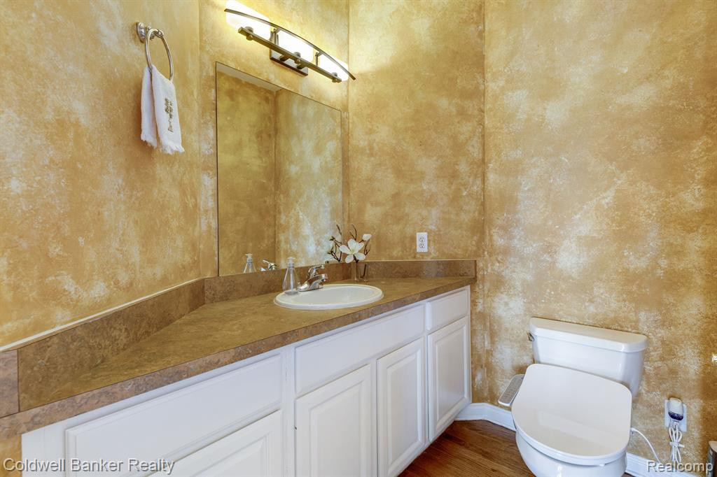 18415 CLAIRMONT Circle E, Northville, MI 48168 — Photo 17