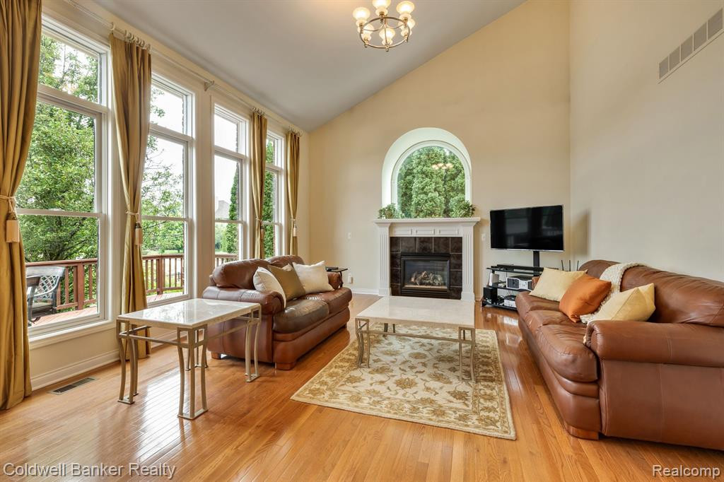 18415 CLAIRMONT Circle E, Northville, MI 48168 — Photo 27