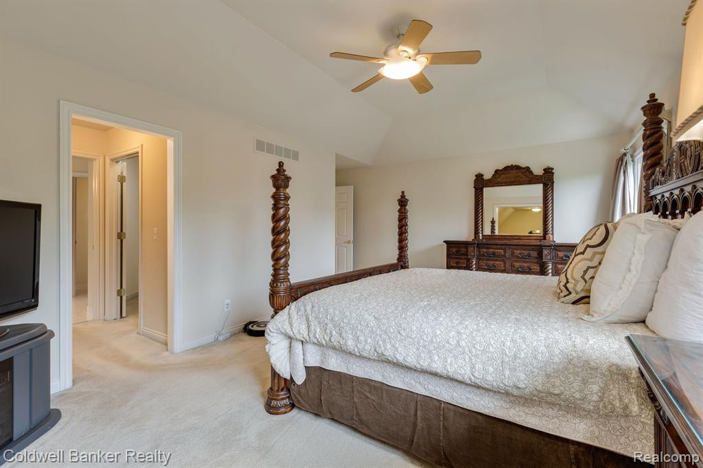 18415 CLAIRMONT Circle E, Northville, MI 48168 — Photo 32