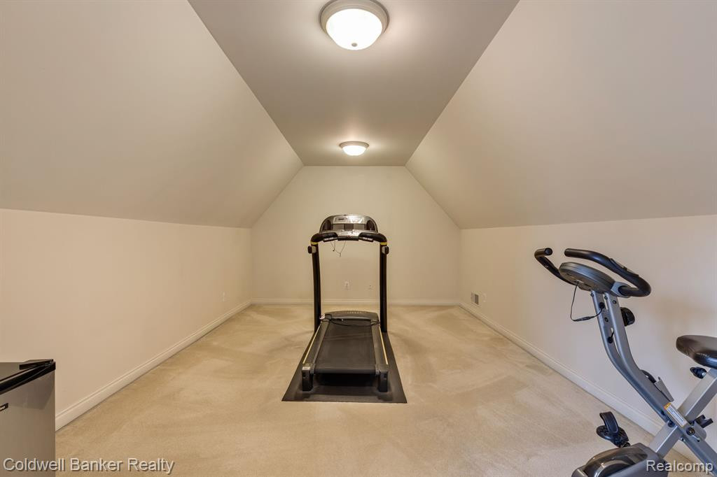 18415 CLAIRMONT Circle E, Northville, MI 48168 — Photo 33