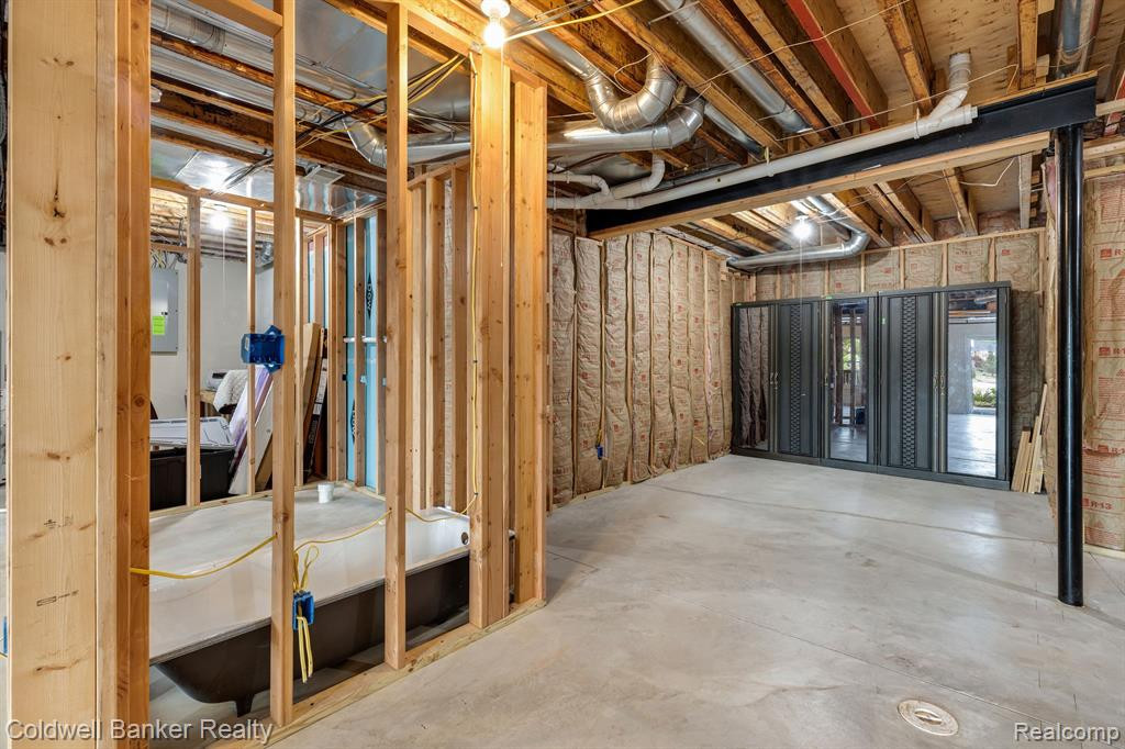 18415 CLAIRMONT Circle E, Northville, MI 48168 — Photo 43