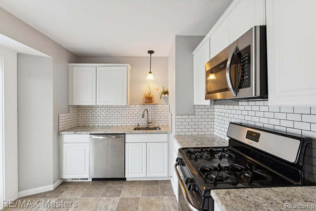 3352 OAKWOOD Street, Ann Arbor, MI 48104 — Photo 5