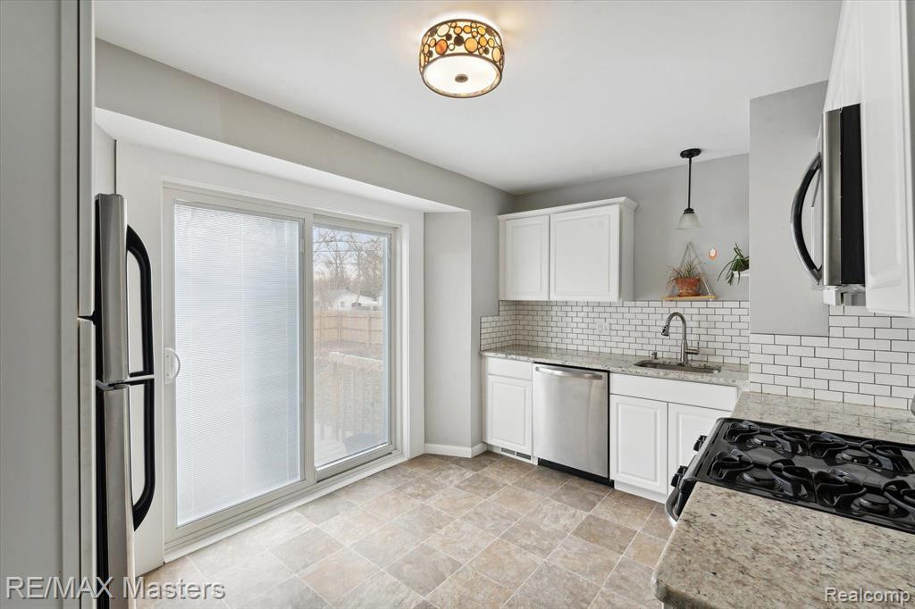 3352 OAKWOOD Street, Ann Arbor, MI 48104 — Photo 6