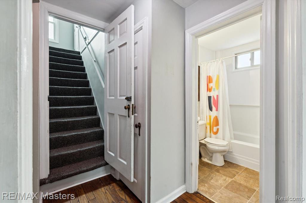 3352 OAKWOOD Street, Ann Arbor, MI 48104 — Photo 7