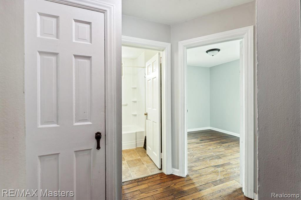 3352 OAKWOOD Street, Ann Arbor, MI 48104 — Photo 8