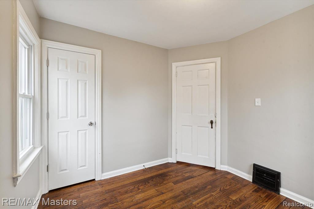 3352 OAKWOOD Street, Ann Arbor, MI 48104 — Photo 10