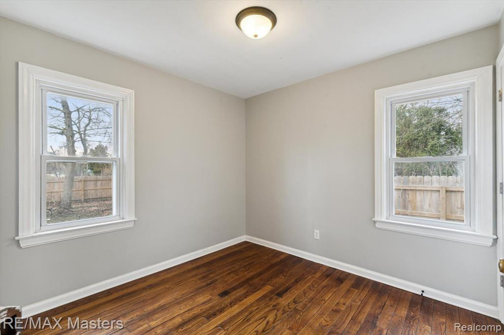 3352 OAKWOOD Street, Ann Arbor, MI 48104 — Photo 12