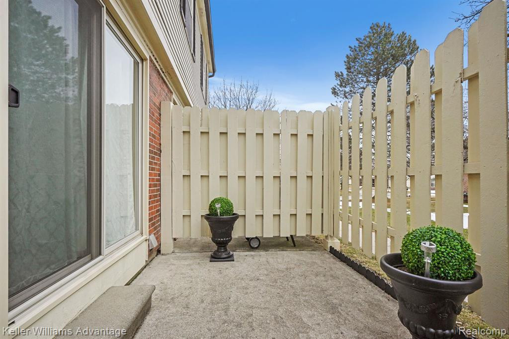 1419 DOVER Hill N, Walled Lake, MI 48390 — Photo 20