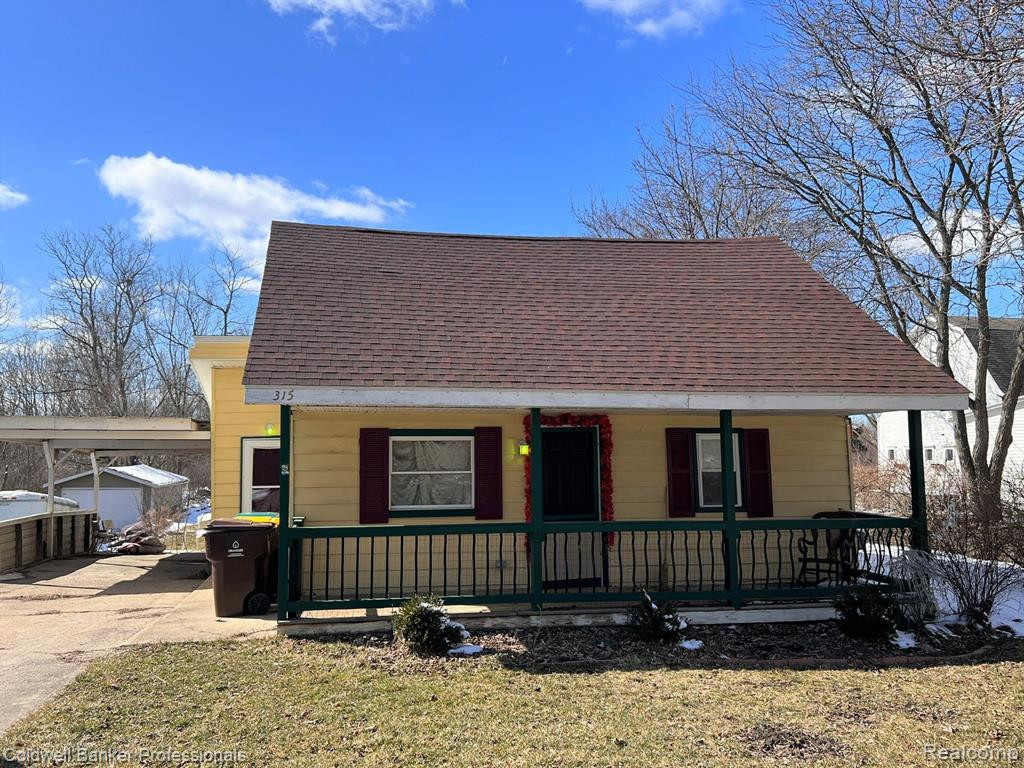 315 N SHIAWASSEE Street N, Bancroft, MI 48414 — front exterior