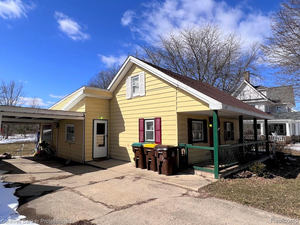 315 N SHIAWASSEE Street N, Bancroft, MI 48414 — Photo 2