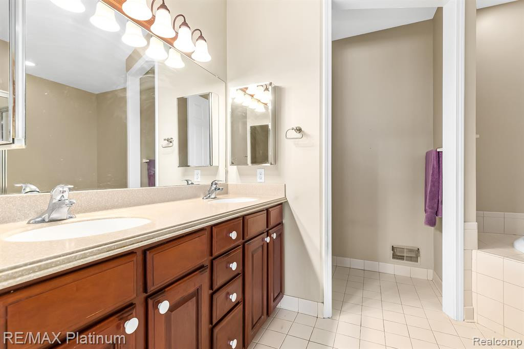 7575 WOODWIND, Brighton, MI 48116 — Photo 21