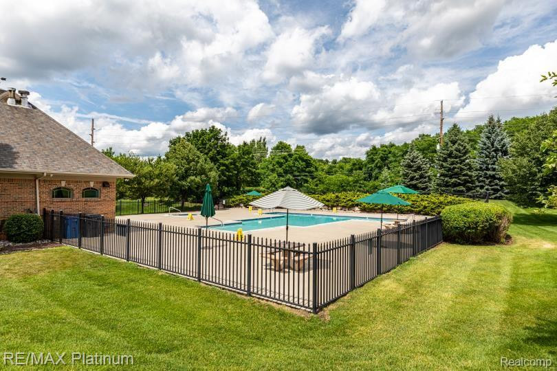 7575 WOODWIND, Brighton, MI 48116 — Photo 32