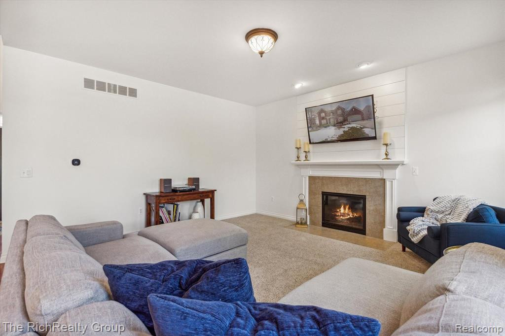758 W Castlebury Circle, Saline, MI 48176 — Photo 9