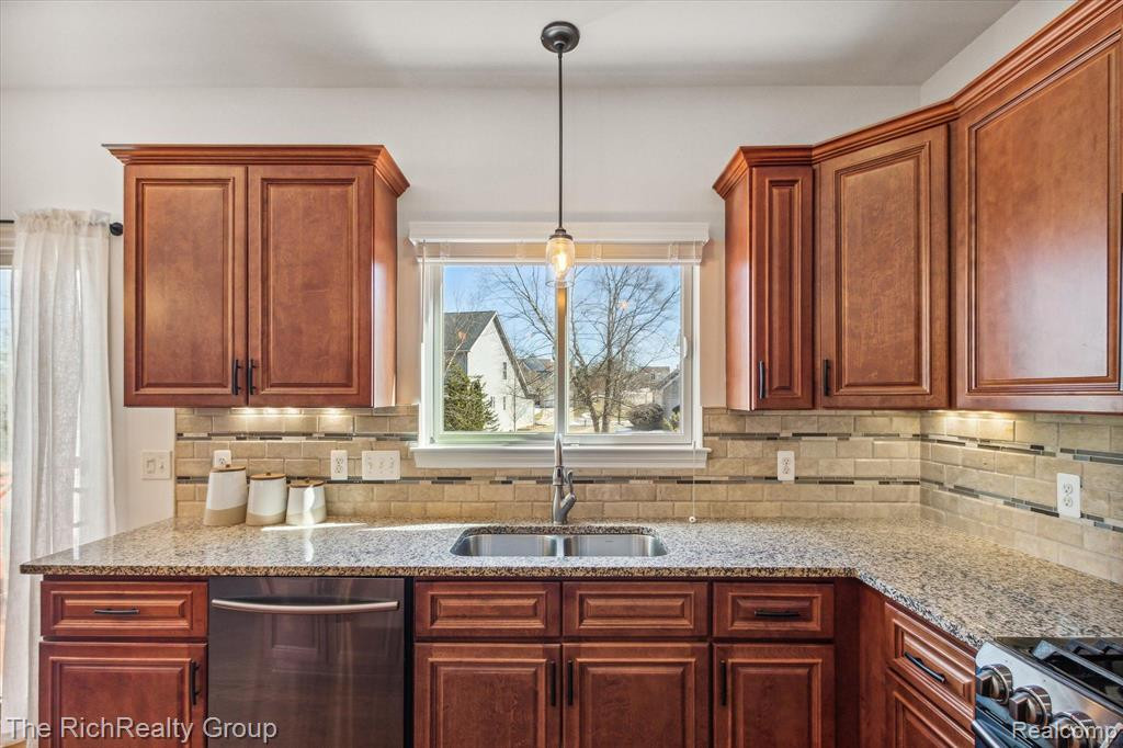 758 W Castlebury Circle, Saline, MI 48176 — Photo 13