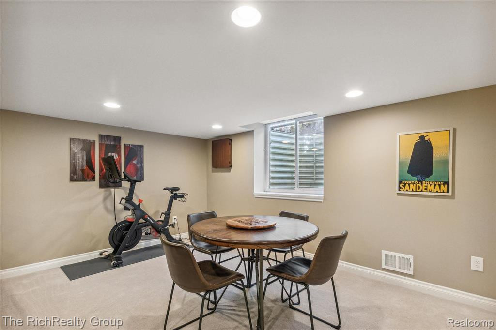 758 W Castlebury Circle, Saline, MI 48176 — Photo 37
