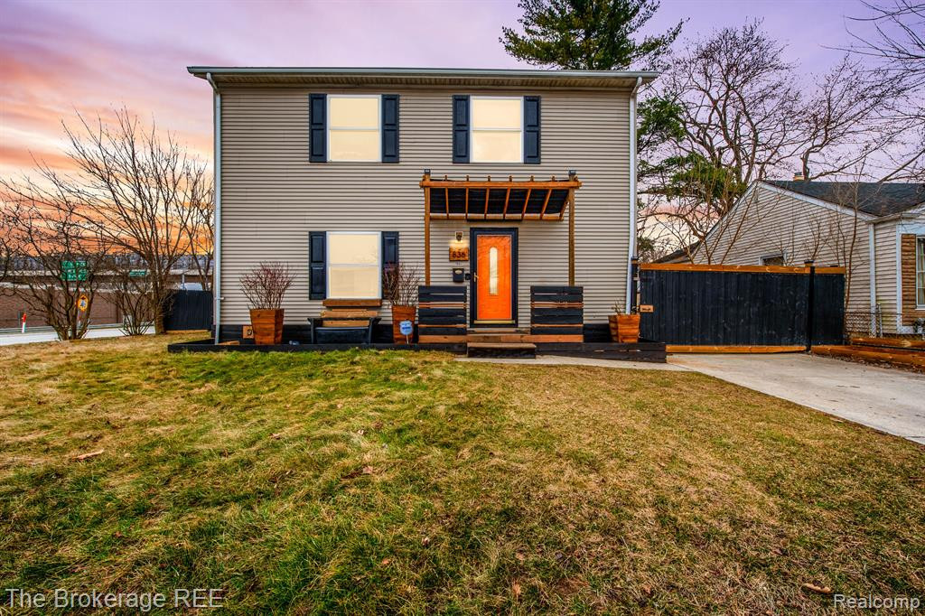 836 E ELZA Avenue, Hazel Park, MI 48030 — Photo 2