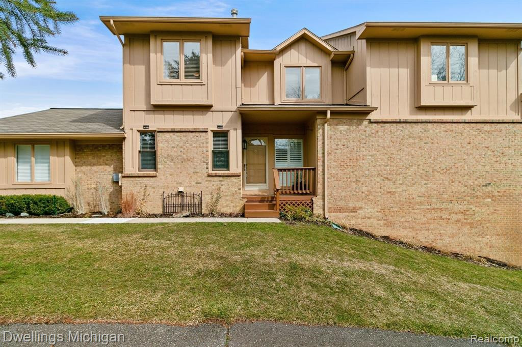 22000 RIVER RIDGE Trail, Farmington Hills, MI 48335 — Photo 2