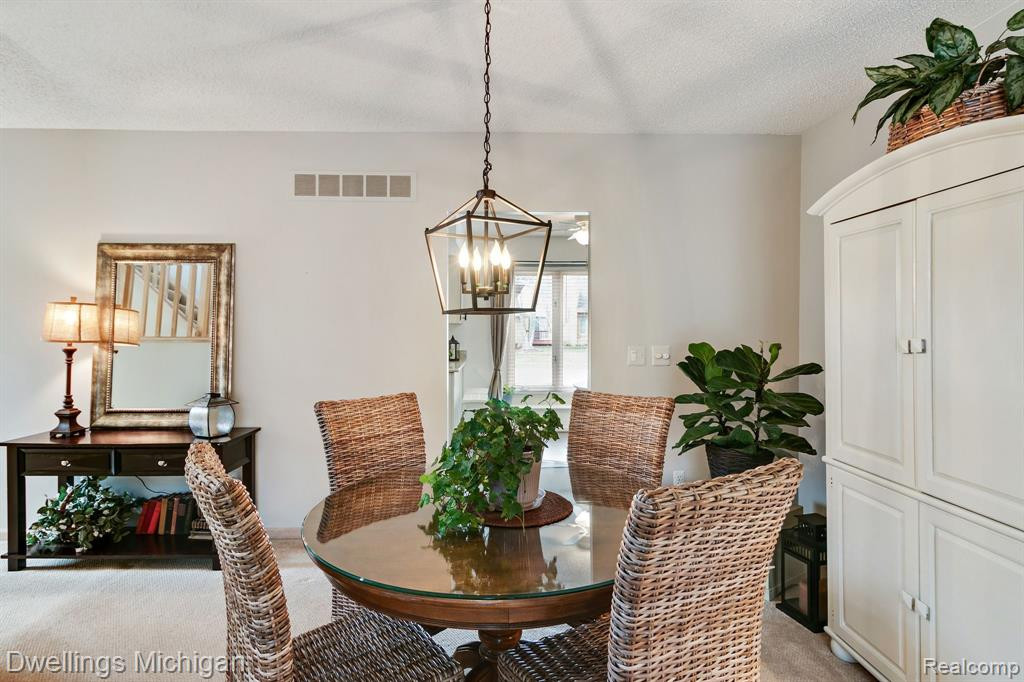 22000 RIVER RIDGE Trail, Farmington Hills, MI 48335 — Photo 9