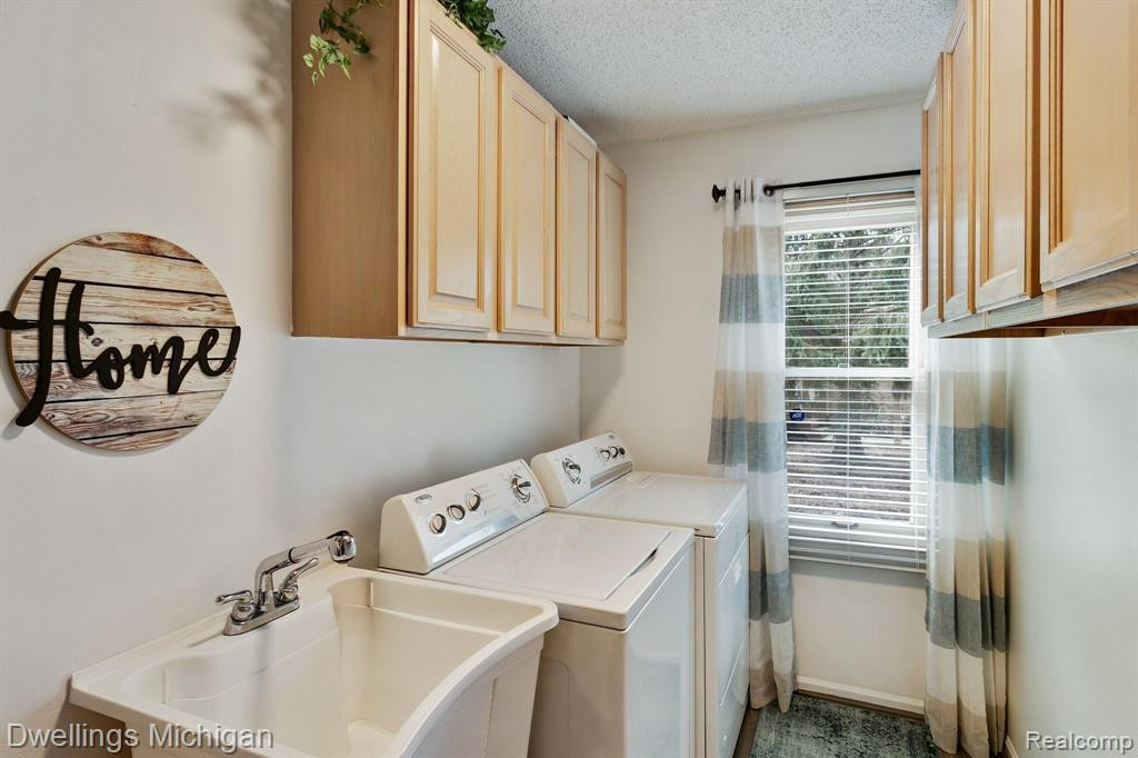 22000 RIVER RIDGE Trail, Farmington Hills, MI 48335 — Photo 11