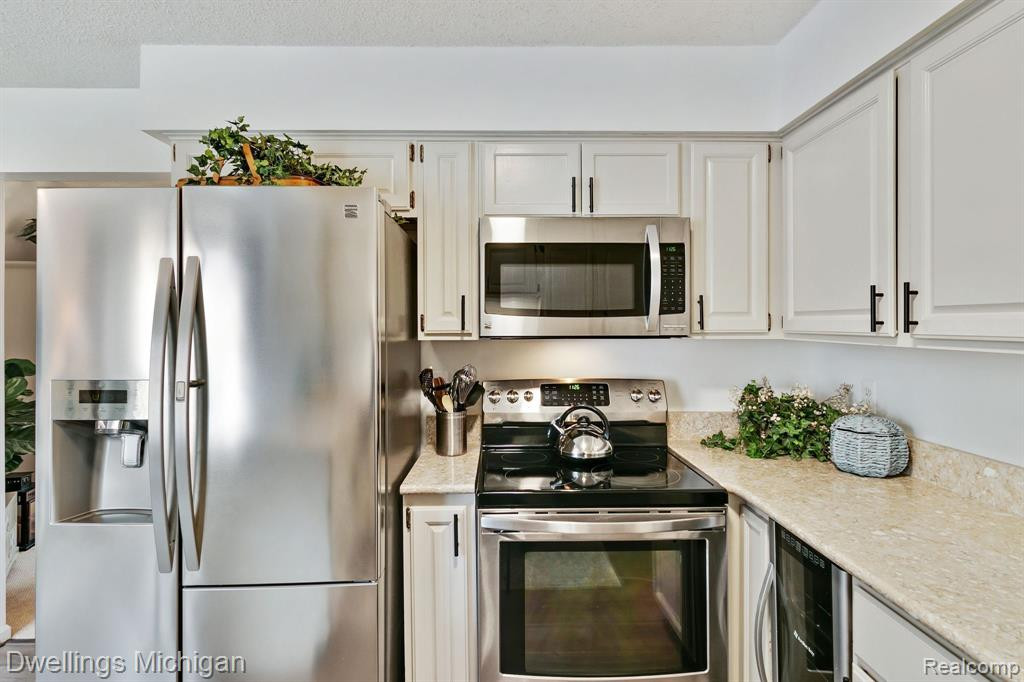 22000 RIVER RIDGE Trail, Farmington Hills, MI 48335 — Photo 15
