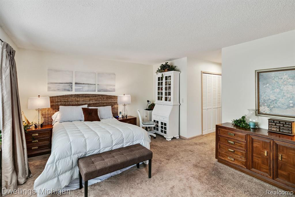 22000 RIVER RIDGE Trail, Farmington Hills, MI 48335 — Photo 19
