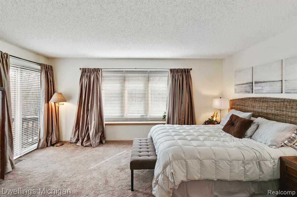 22000 RIVER RIDGE Trail, Farmington Hills, MI 48335 — Photo 20