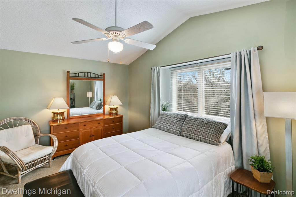 22000 RIVER RIDGE Trail, Farmington Hills, MI 48335 — Photo 25