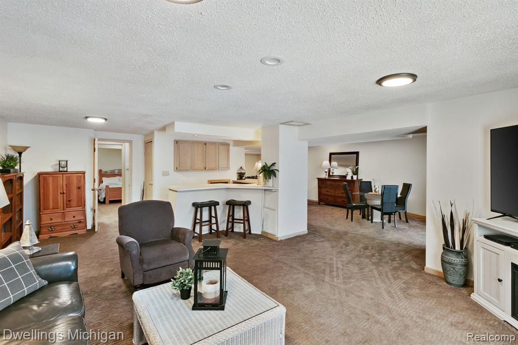 22000 RIVER RIDGE Trail, Farmington Hills, MI 48335 — Photo 28