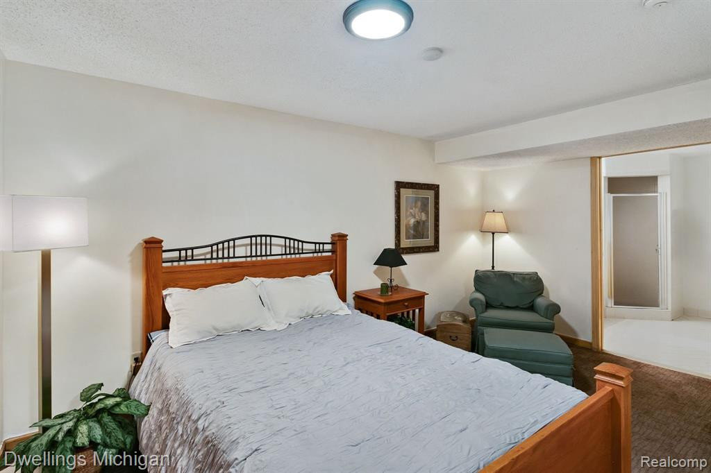 22000 RIVER RIDGE Trail, Farmington Hills, MI 48335 — Photo 31